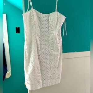 Lilly Pulitzer White Shelli Stretch Shift size 4 - small stain